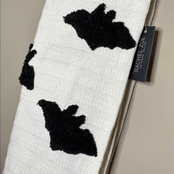 NWT Rachel Zoe Knit Bat 🦇 Blanket Throw with Tassels - Picture 1 of 7